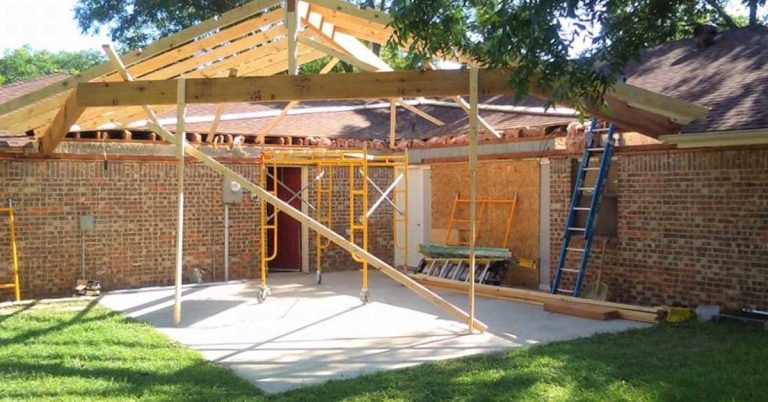 A Complete Guide to Commercial Garage Door Replacement